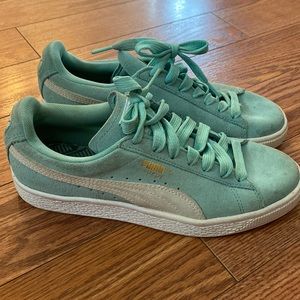 Puma Suede Classic Women’s Sneakers Size 7